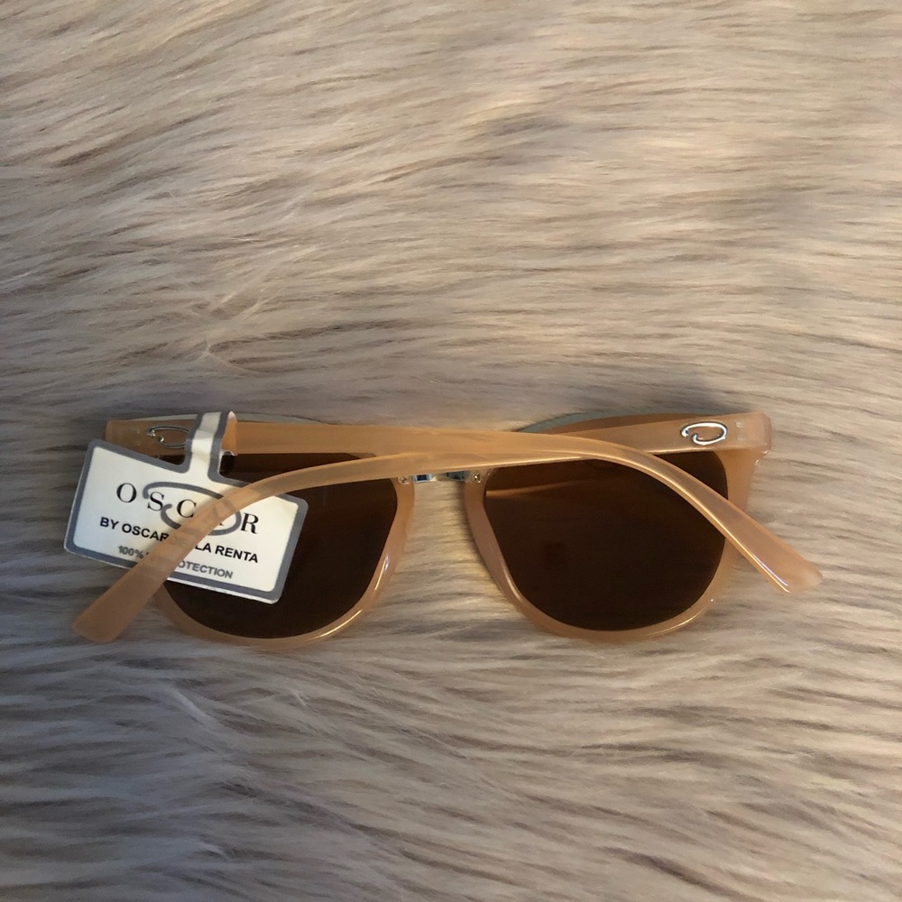 Oscar De La Renta Pink Wayfarer Sunglasses - Picture 4 of 7